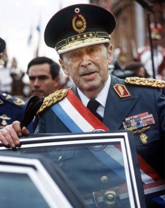 El dictador Alfredo Stroessner.