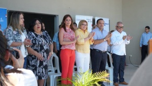Autoridades presentes en la apertura de la “Feria Ñemuha Guasu”, en la Costanera de Asunción.