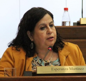 Esperanza Martínez, senadora.