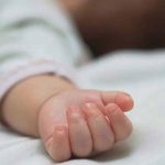 Procesan a madre de bebé que falleció por supuesta broncoaspiración